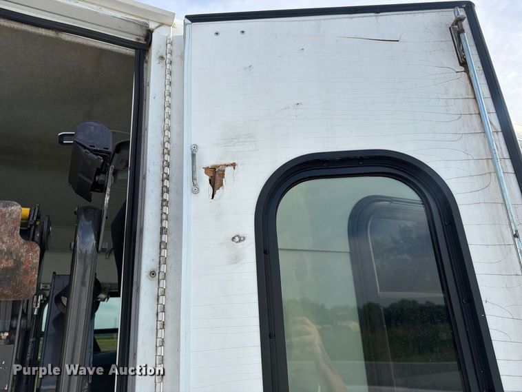 image for item FK3591 2013 Ford E350 shuttle bus