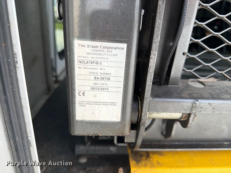 image for item FK3591 2013 Ford E350 shuttle bus