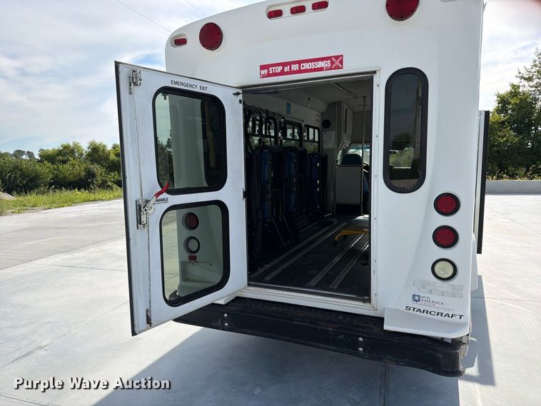 image for item FK3591 2013 Ford E350 shuttle bus