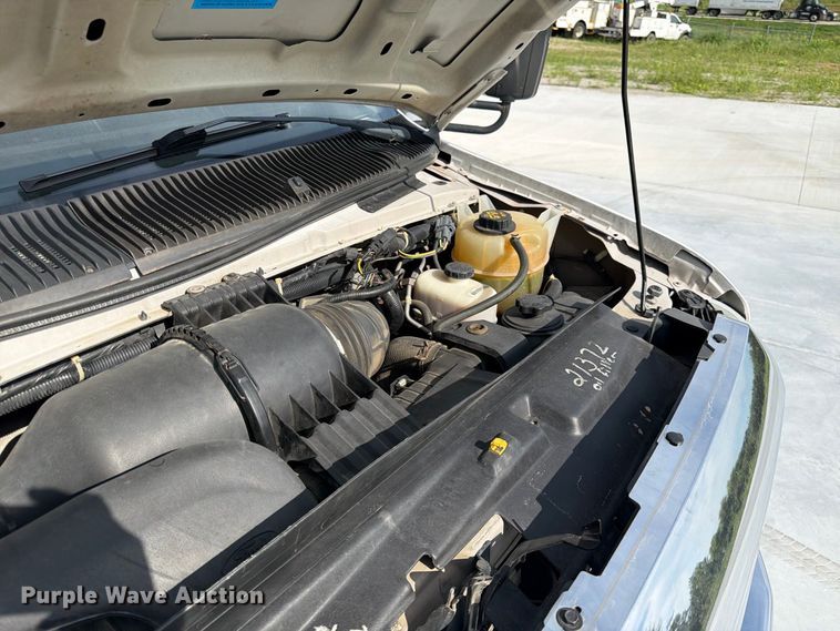 image for item FK3591 2013 Ford E350 shuttle bus