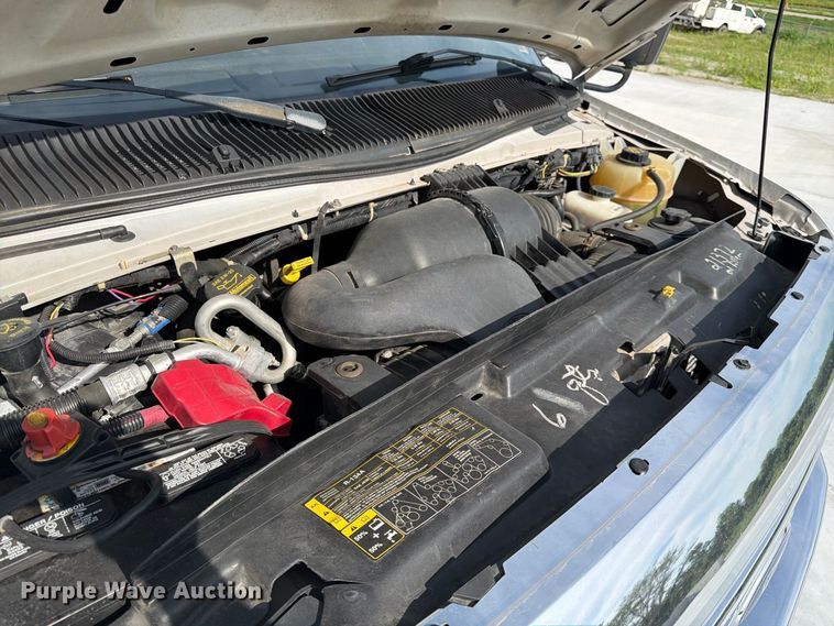 image for item FK3591 2013 Ford E350 shuttle bus
