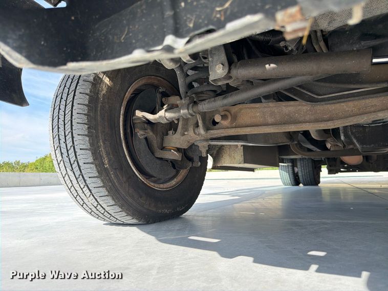 image for item FK3591 2013 Ford E350 shuttle bus
