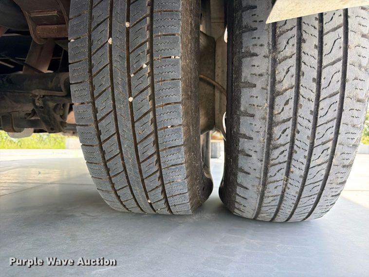 image for item FK3591 2013 Ford E350 shuttle bus