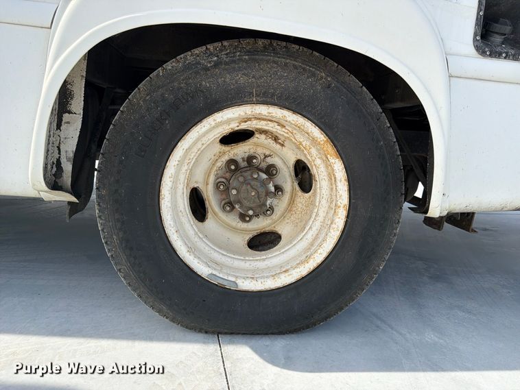 image for item FK3591 2013 Ford E350 shuttle bus