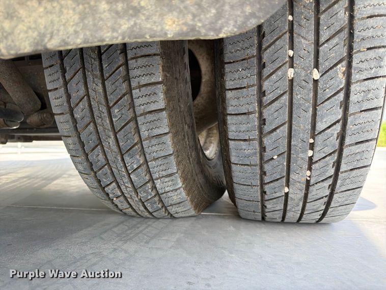 image for item FK3591 2013 Ford E350 shuttle bus