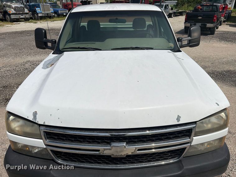 image for item FK3592 2007 Chevrolet Silverado 2500HD utility bed pickup truck