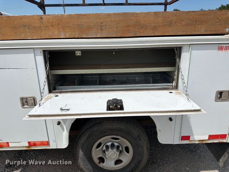 image for item FK3592 2007 Chevrolet Silverado 2500HD utility bed pickup truck