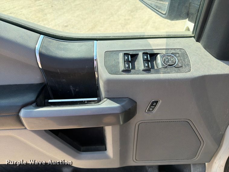 image for item FK4564 2020 Ford F150 Crew Cab pickup truck