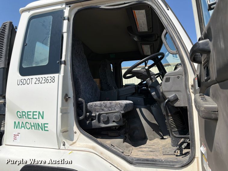 image for item FK4570 2009 UD UD3300 street sweeper truck