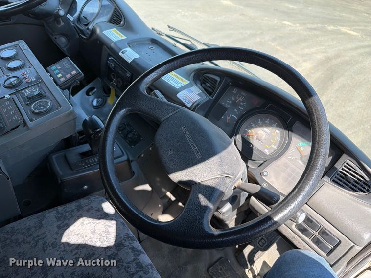 image for item FK4570 2009 UD UD3300 street sweeper truck