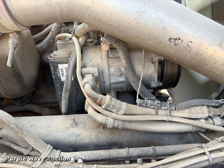 image for item FK4570 2009 UD UD3300 street sweeper truck