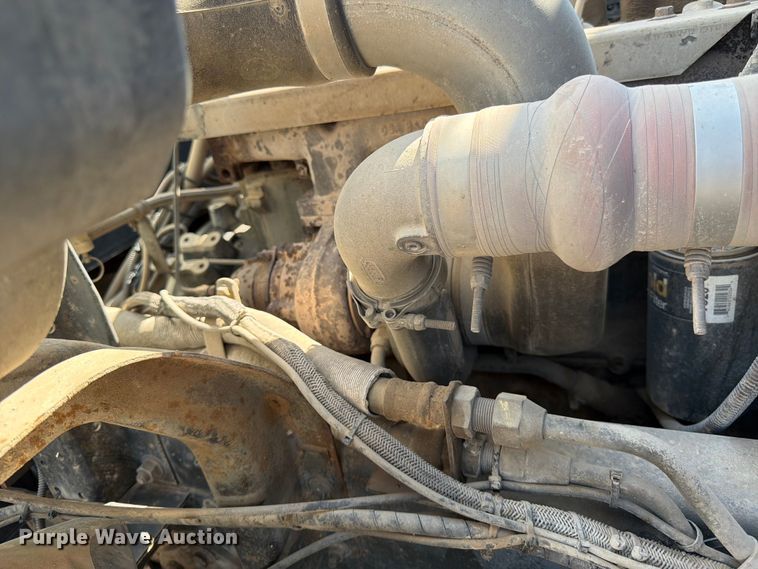 image for item FK4570 2009 UD UD3300 street sweeper truck