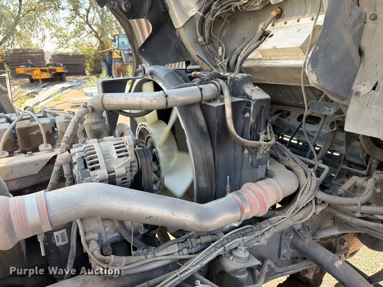 image for item FK4570 2009 UD UD3300 street sweeper truck