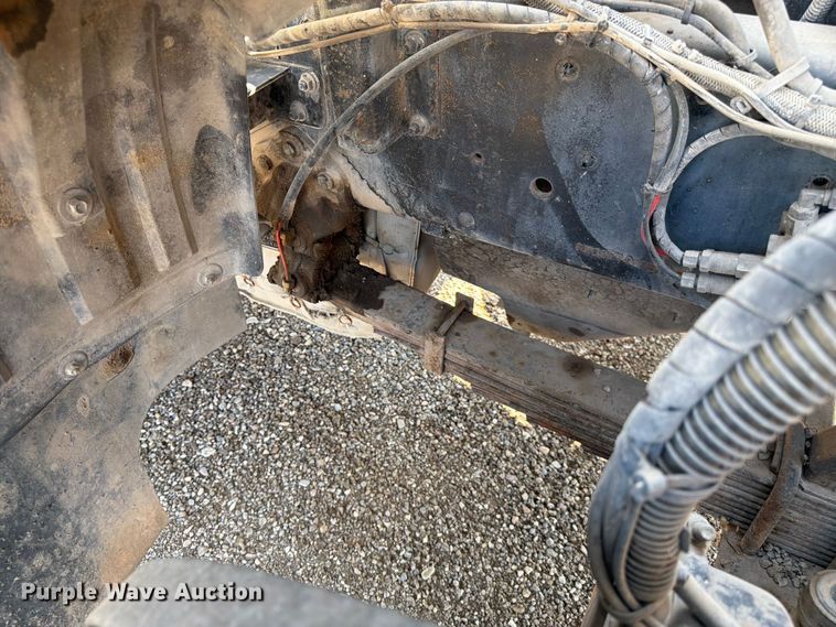 image for item FK4570 2009 UD UD3300 street sweeper truck