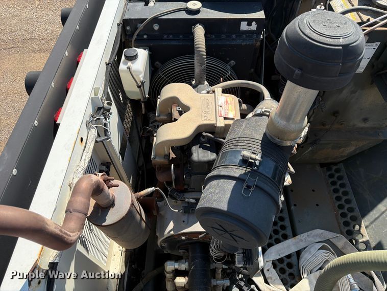image for item FK4570 2009 UD UD3300 street sweeper truck
