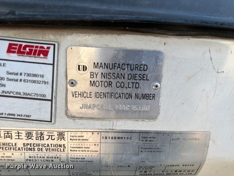 image for item FK4570 2009 UD UD3300 street sweeper truck