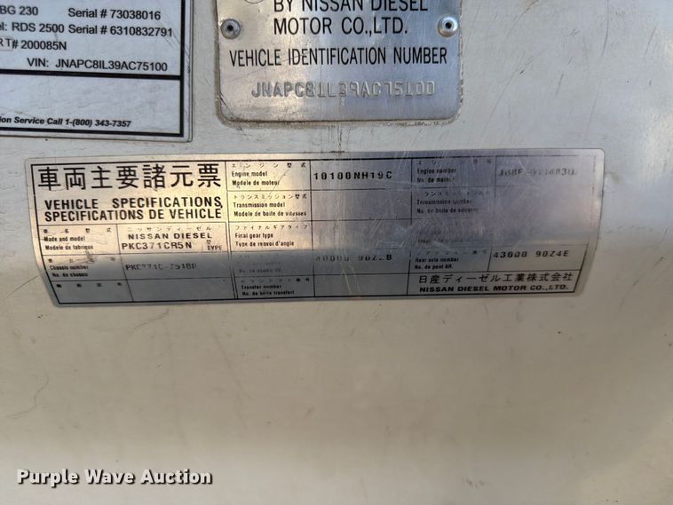 image for item FK4570 2009 UD UD3300 street sweeper truck