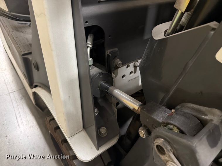 image for item FK4578 2018 UniCarriers CFS40 forklift