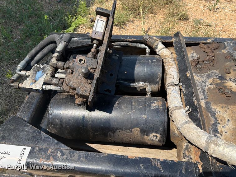 image for item FK4579 Holland FW2900 - S0790 fifth wheel