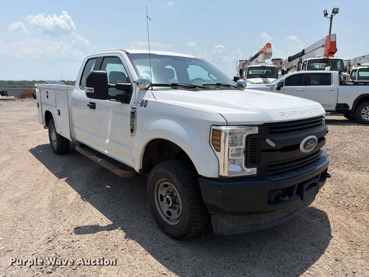 image for item FK5037 2019 Ford F250 Super Duty Ext. Cab utility bed pickup truck