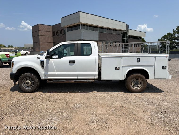 image for item FK5037 2019 Ford F250 Super Duty Ext. Cab utility bed pickup truck
