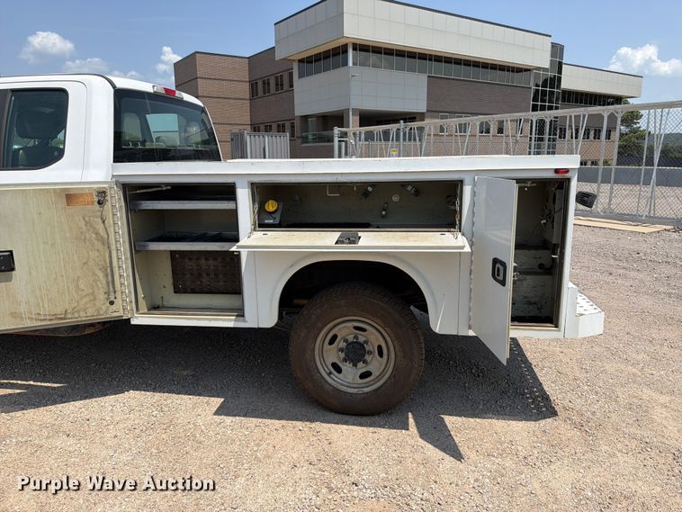 image for item FK5037 2019 Ford F250 Super Duty Ext. Cab utility bed pickup truck
