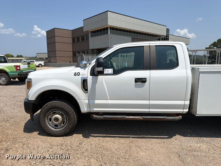 image for item FK5037 2019 Ford F250 Super Duty Ext. Cab utility bed pickup truck