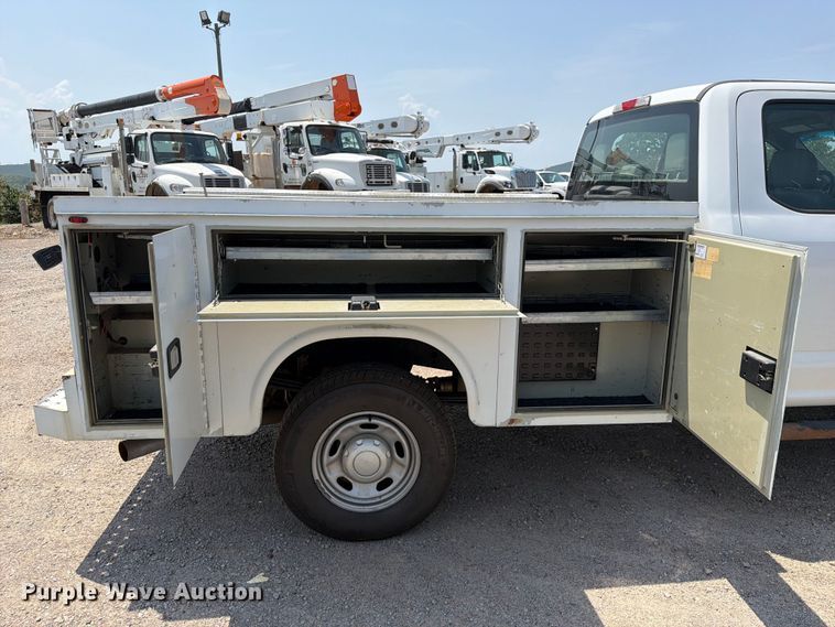 image for item FK5037 2019 Ford F250 Super Duty Ext. Cab utility bed pickup truck