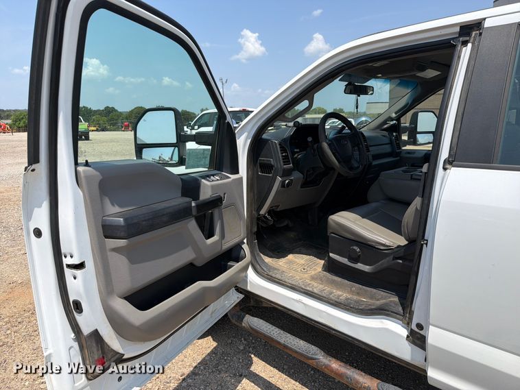 image for item FK5037 2019 Ford F250 Super Duty Ext. Cab utility bed pickup truck