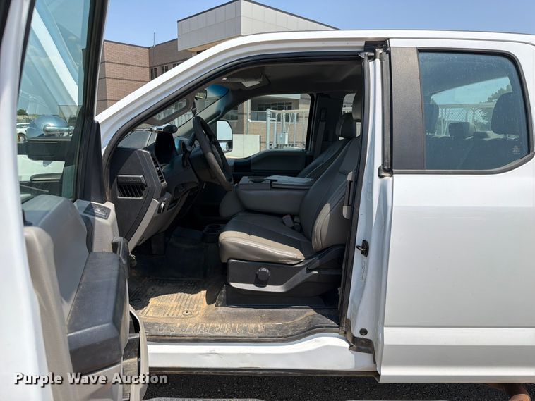 image for item FK5037 2019 Ford F250 Super Duty Ext. Cab utility bed pickup truck
