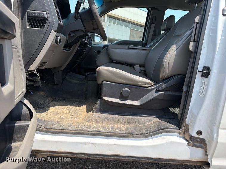 image for item FK5037 2019 Ford F250 Super Duty Ext. Cab utility bed pickup truck