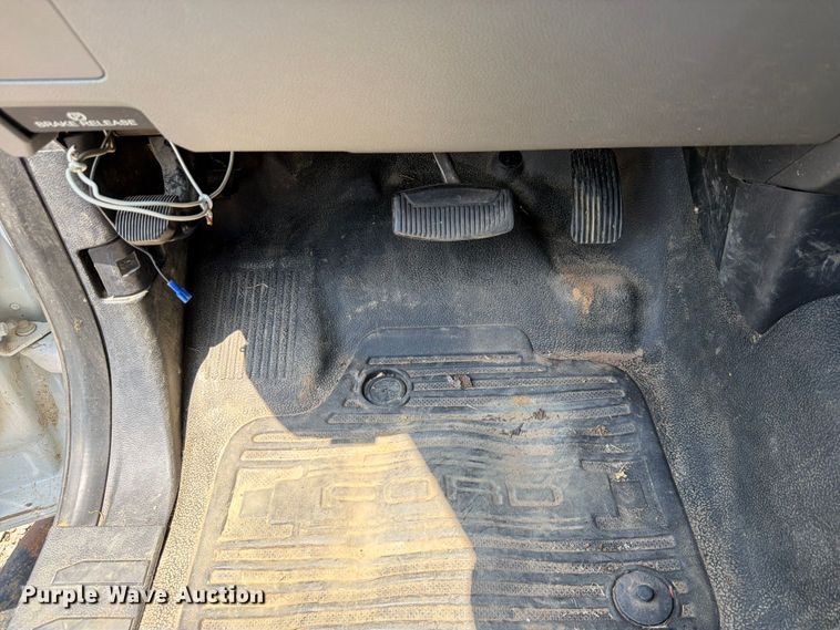 image for item FK5037 2019 Ford F250 Super Duty Ext. Cab utility bed pickup truck