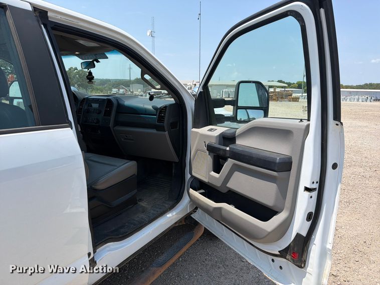 image for item FK5037 2019 Ford F250 Super Duty Ext. Cab utility bed pickup truck
