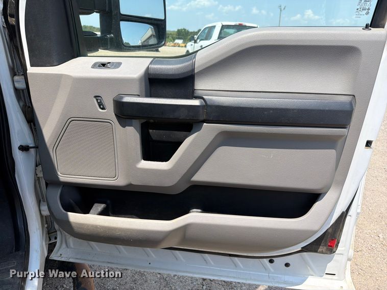 image for item FK5037 2019 Ford F250 Super Duty Ext. Cab utility bed pickup truck
