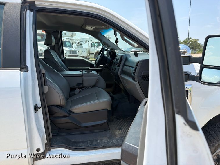 image for item FK5037 2019 Ford F250 Super Duty Ext. Cab utility bed pickup truck