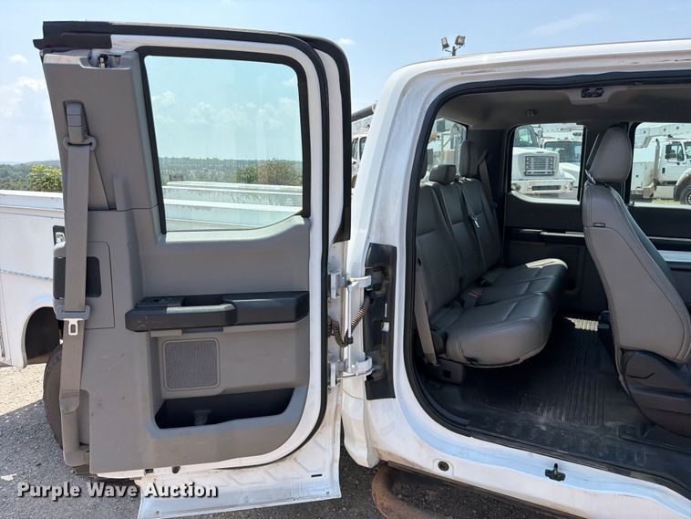 image for item FK5037 2019 Ford F250 Super Duty Ext. Cab utility bed pickup truck