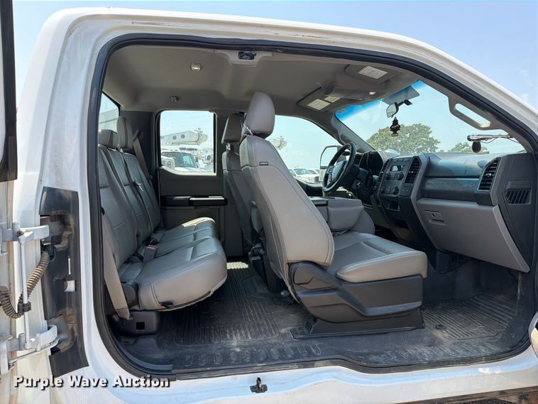 image for item FK5037 2019 Ford F250 Super Duty Ext. Cab utility bed pickup truck
