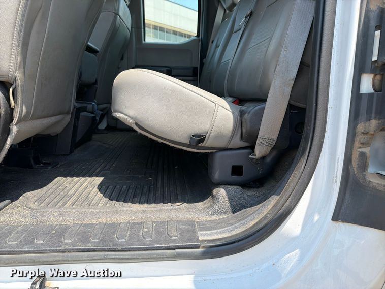 image for item FK5037 2019 Ford F250 Super Duty Ext. Cab utility bed pickup truck