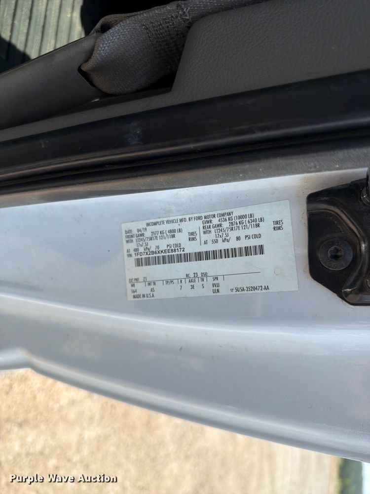 image for item FK5037 2019 Ford F250 Super Duty Ext. Cab utility bed pickup truck