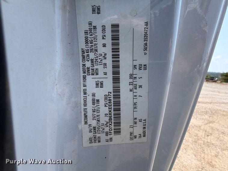 image for item FK5037 2019 Ford F250 Super Duty Ext. Cab utility bed pickup truck