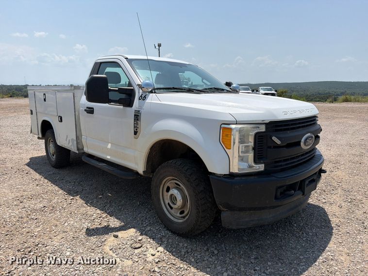 image for item FK5038 2017 Ford F250 Super Duty utility bed pickup truck