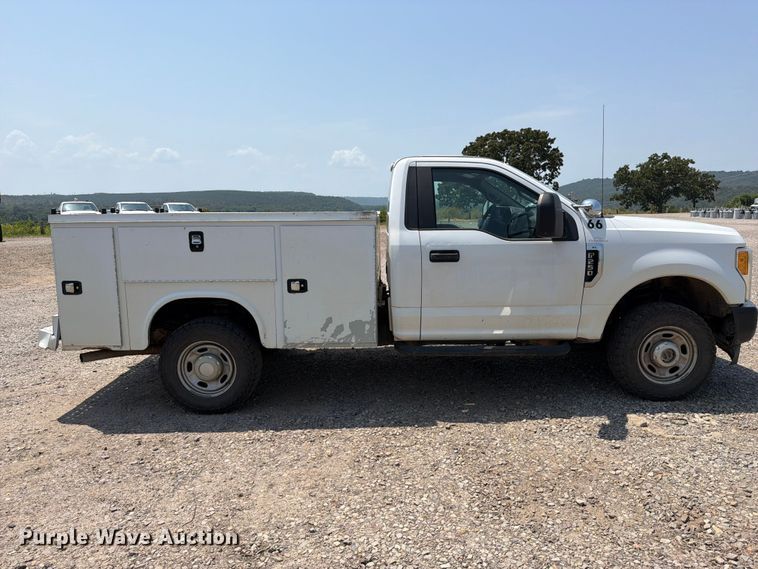 image for item FK5038 2017 Ford F250 Super Duty utility bed pickup truck