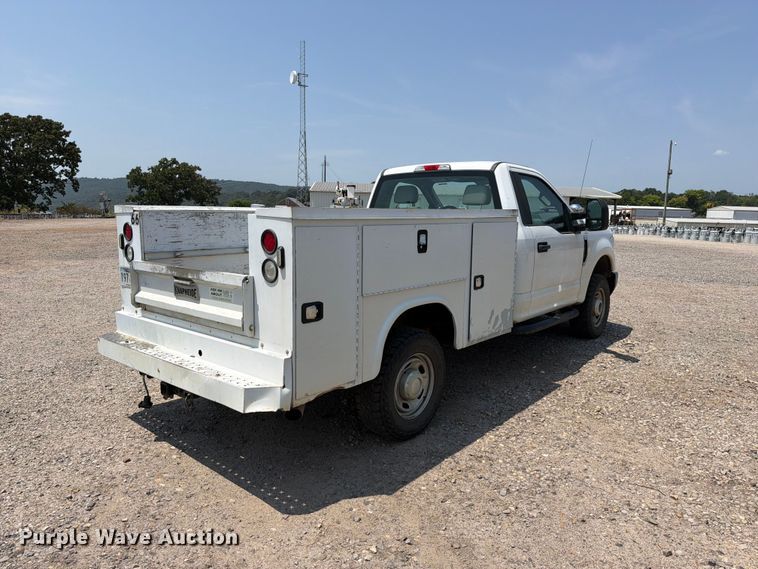 image for item FK5038 2017 Ford F250 Super Duty utility bed pickup truck
