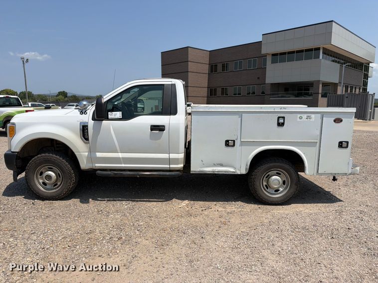 image for item FK5038 2017 Ford F250 Super Duty utility bed pickup truck