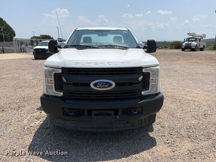 image for item FK5038 2017 Ford F250 Super Duty utility bed pickup truck