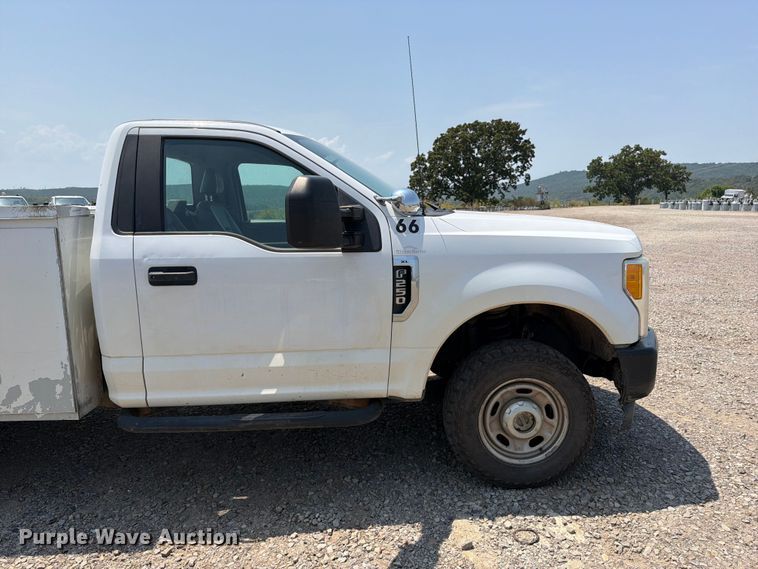 image for item FK5038 2017 Ford F250 Super Duty utility bed pickup truck