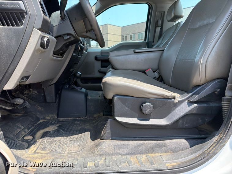 image for item FK5038 2017 Ford F250 Super Duty utility bed pickup truck
