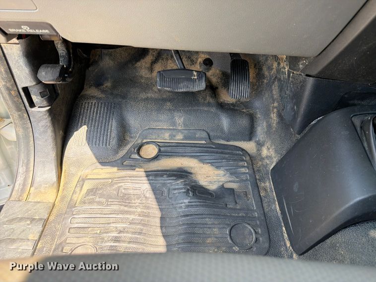 image for item FK5038 2017 Ford F250 Super Duty utility bed pickup truck