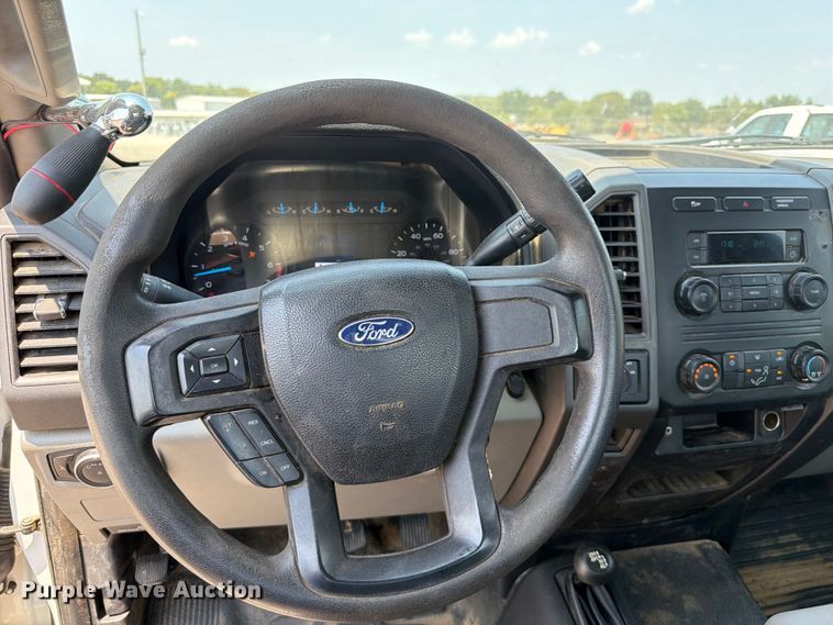 image for item FK5038 2017 Ford F250 Super Duty utility bed pickup truck