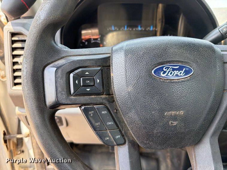 image for item FK5038 2017 Ford F250 Super Duty utility bed pickup truck